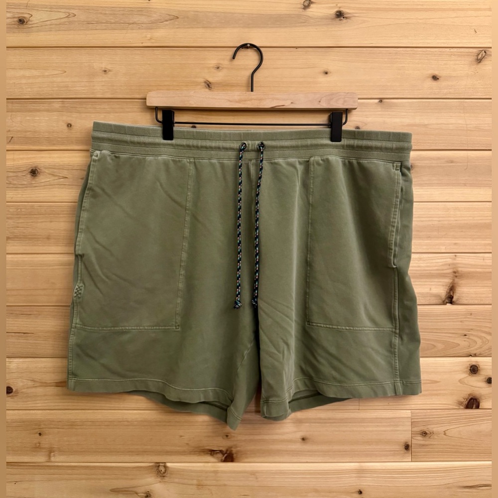 Rhone Size XXL Green Bolinas Beach Pull On Drawstring Shorts 7” Inseam High Rise